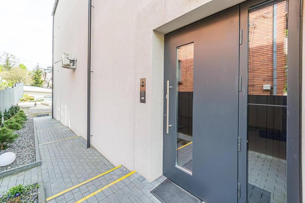 Sky Apartment With Free Parking And Balcony & Ac Kaunas Exterior foto