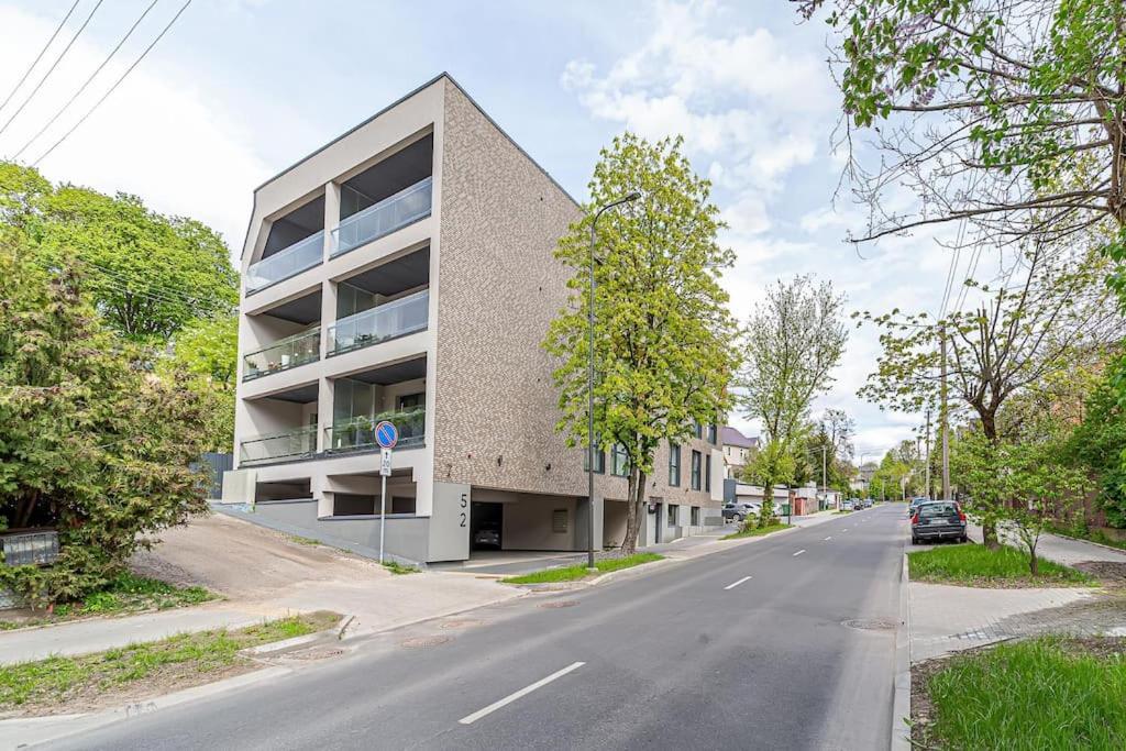 Sky Apartment With Free Parking And Balcony & Ac Kaunas Exterior foto